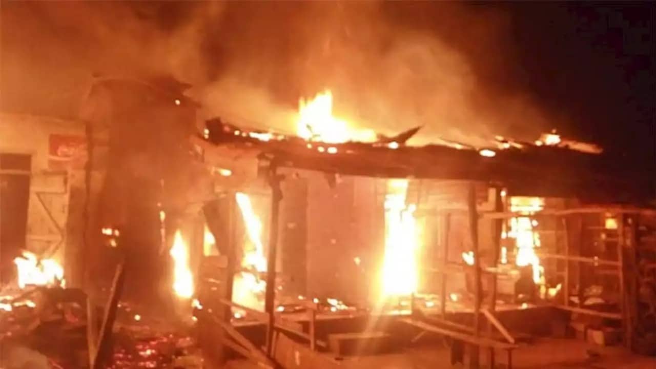 Fire guts market in Niger